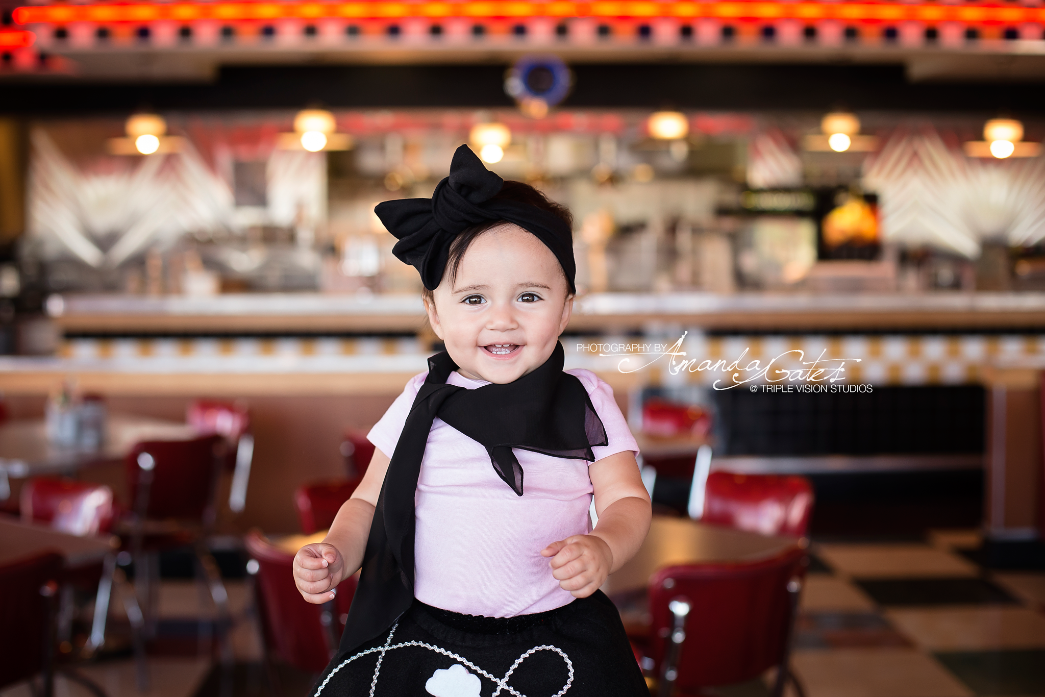 KINSEY TURNS ONE {50’S DINER CAKE SMASH} | LAS VEGAS CHILD PHOTOGRAPHER KINSEY TURNS ONE {50’S DINER CAKE SMASH} | LAS VEGAS CHILD PHOTOGRAPHER