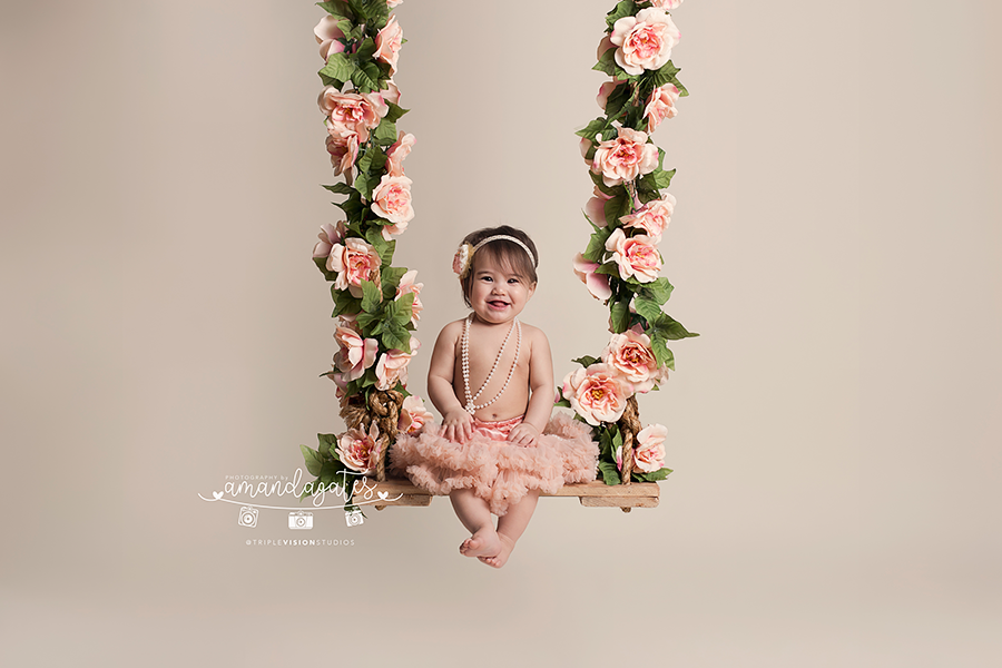 BRIANA {CAKE SMASH } LAS VEGAS CHILD PHOTOGRAPHER BRIANA {CAKE SMASH } LAS VEGAS CHILD PHOTOGRAPHER